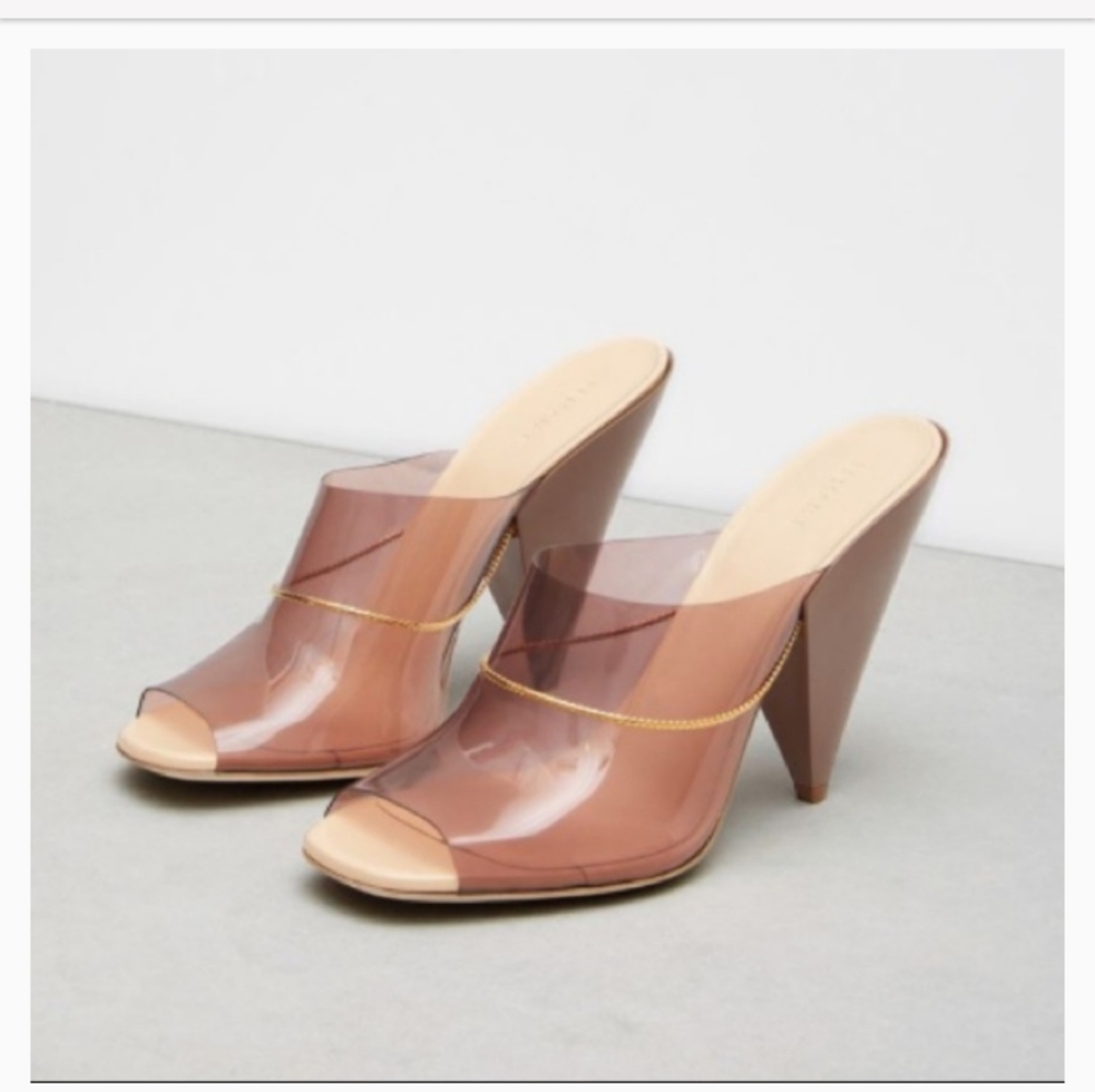 Gorgeous and Brand new le maire sandal